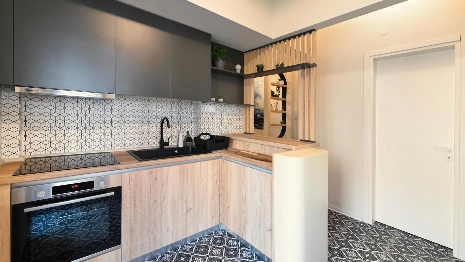More Life #Unique Appartment In City Heart Saloniki 0*,  Grecja